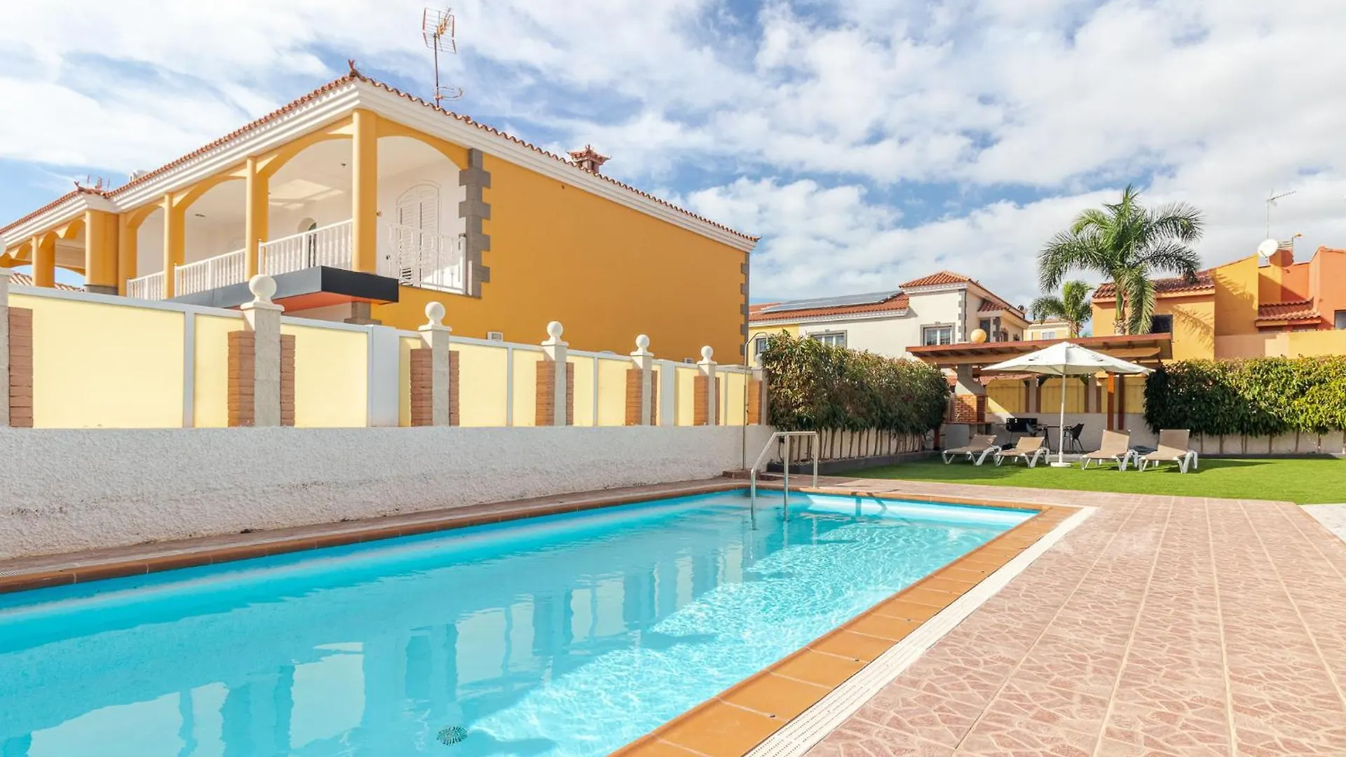 Flatguest Sonneland Suite San Bartolomé 0*,  西班牙